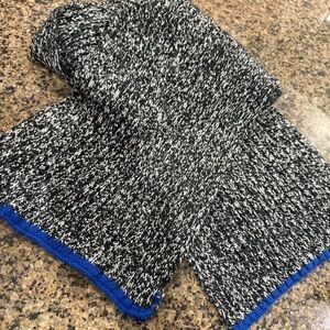 GAP Scarf